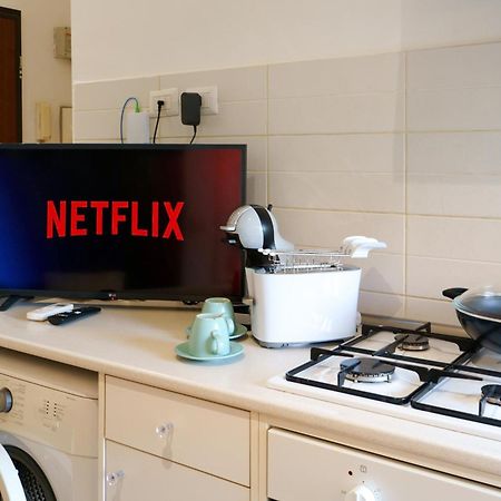 Apartament 2Min Metro Rossa-20Min San Siro-Ac-Parcheggi Mediolan Zewnętrze zdjęcie